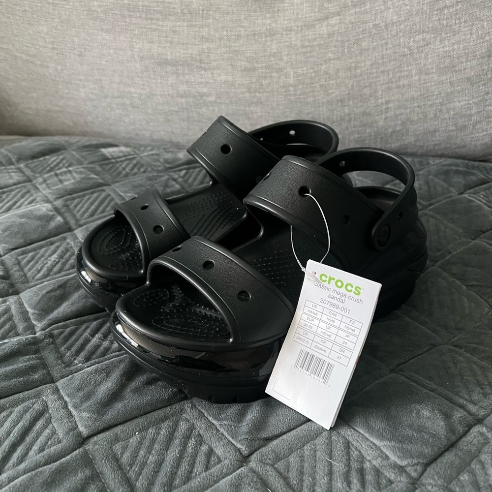 New Mega Crush Sandals Crocs Platforms Size 8